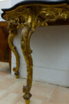 Consolle Consolle dorata con piano in marmo belga intarsiato e modanato